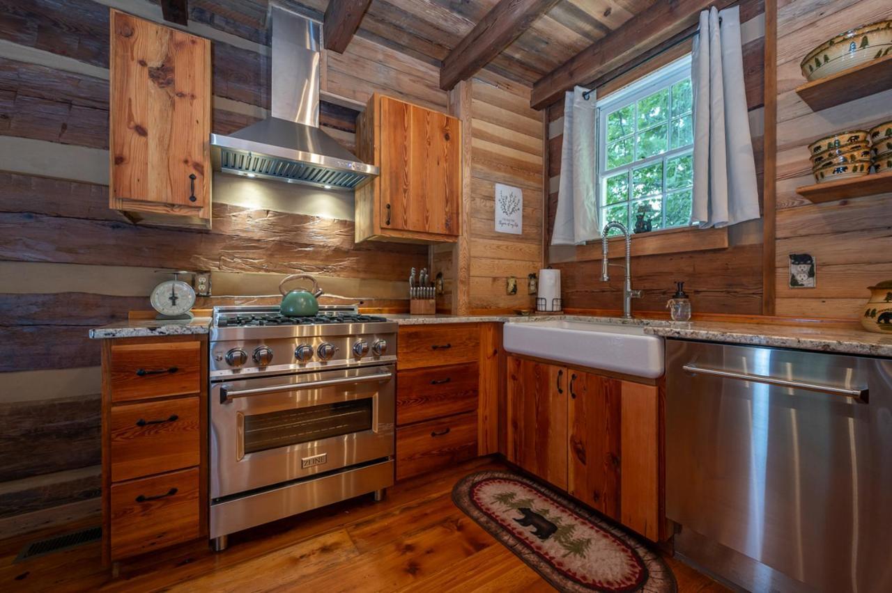 Вилла Russell'S Fort At White Oak Point: Historical Cabin On Lake Lure, Luxury, Direct Lake Access! Экстерьер фото