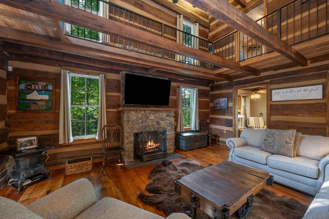 Вилла Russell'S Fort At White Oak Point: Historical Cabin On Lake Lure, Luxury, Direct Lake Access! Экстерьер фото