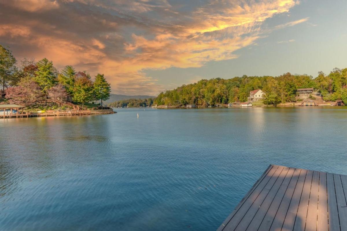 Вилла Russell'S Fort At White Oak Point: Historical Cabin On Lake Lure, Luxury, Direct Lake Access! Экстерьер фото