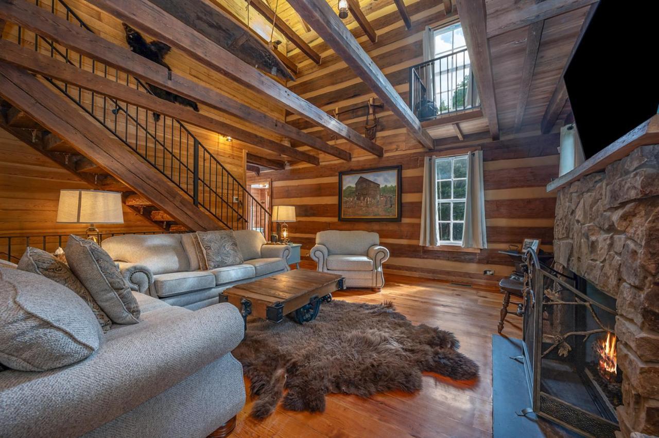 Вилла Russell'S Fort At White Oak Point: Historical Cabin On Lake Lure, Luxury, Direct Lake Access! Экстерьер фото